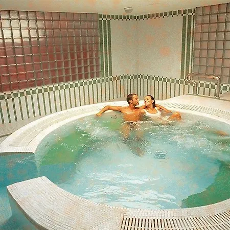 אתר נופש Igv Club Vacanze לה קסטלה
